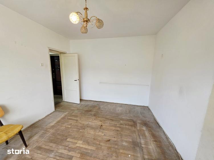 Garsonieră decomandată în Sud