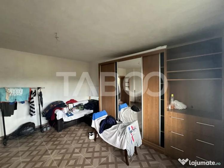 Casă cu 3 camere cu Teren 5517 Mp în Șinca