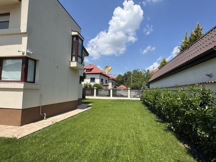 Casă individuală cu 6 camere cu Canalizare în Băneasa