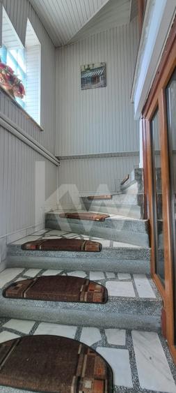 Apartament cu 6 camere decomandat, mobilat în Turnișor