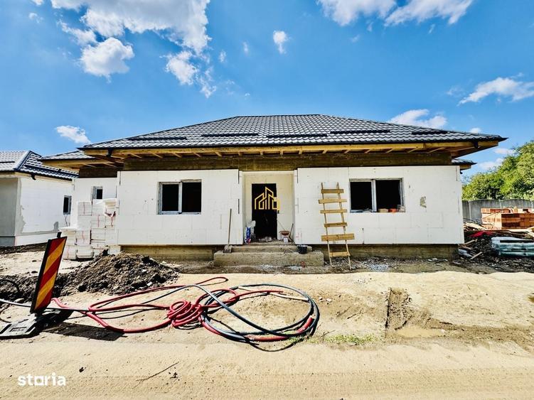 Casă cu 3 camere cu Teren 295 Mp în Central