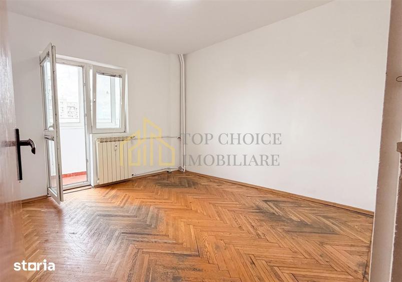Apartament cu 3 camere decomandat în Tei
