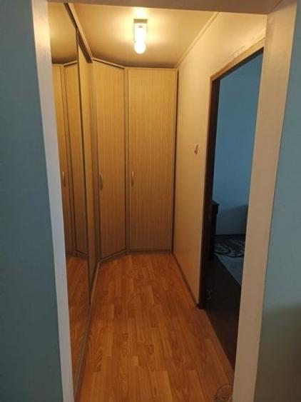 Apartament cu 3 camere semidecomandat, mobilat în Lacul Tei