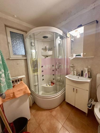 Apartament cu 3 camere decomandat în Berceni