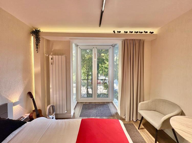 Apartament cu 2 camere semidecomandat, mobilat în Victoriei