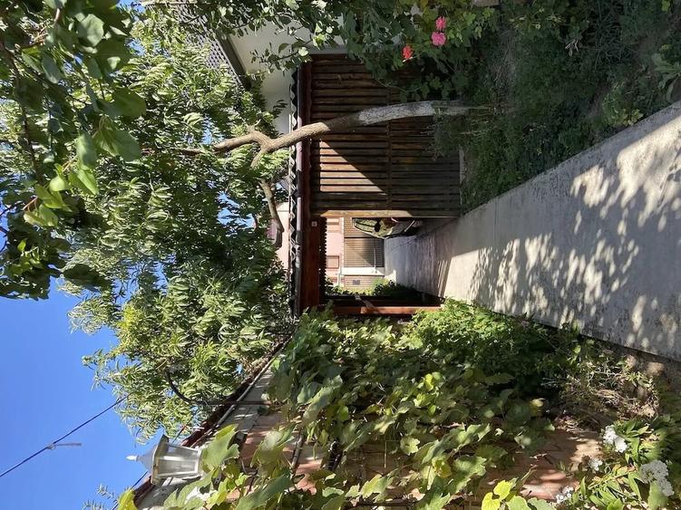 Casă cu Teren 540 Mp în Central