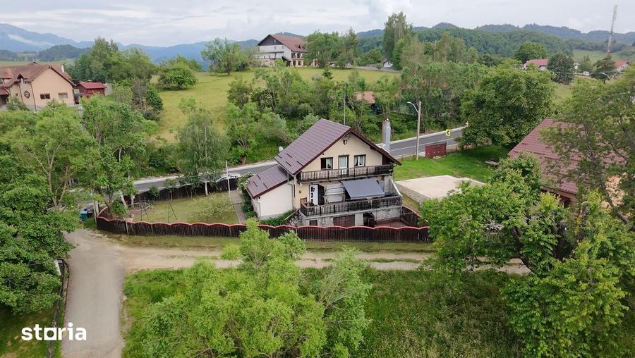 Casă cu 3 camere cu Teren 350 Mp în Moieciu