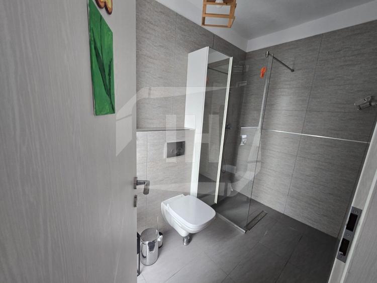 Apartament cu 3 camere semidecomandat, mobilat în Bună Ziua