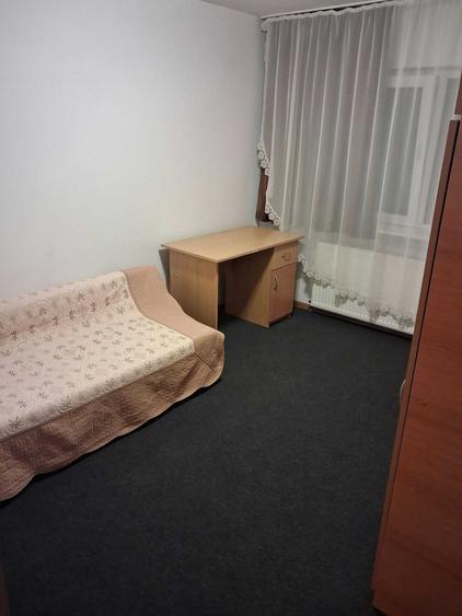 Apartament cu 3 camere decomandat în Bartolomeu