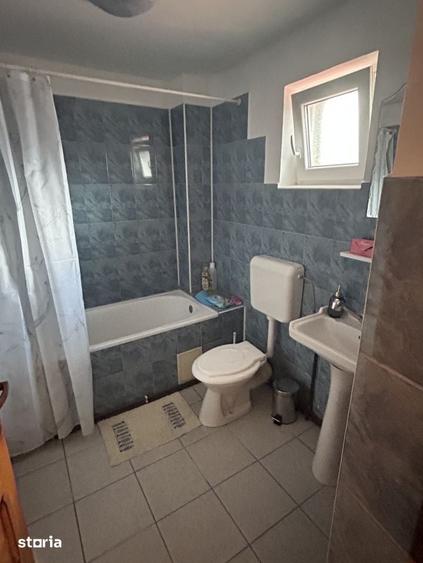Casă cu 4 camere cu Teren 344 Mp în Poiana Țapului