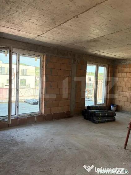 Apartament cu 4 camere decomandat în Iris