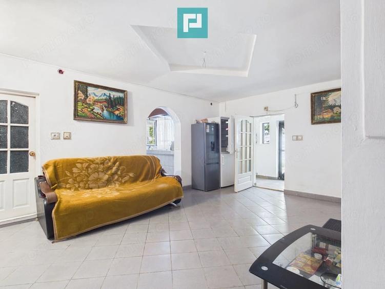 Apartament cu 3 camere semidecomandat în Bucovăț (Remetea Mare)