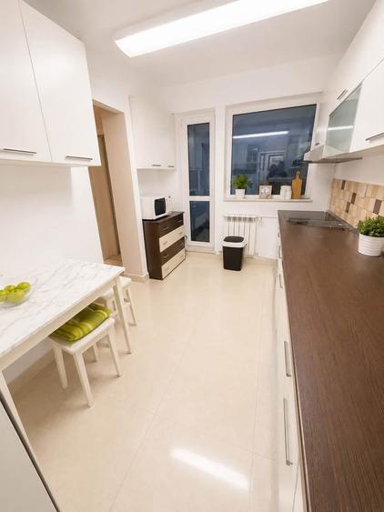 Apartament cu 3 camere decomandat în Central