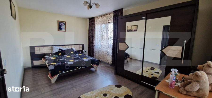 Casă cu 5 camere cu Teren 400 Mp în Bariera Vâlcii