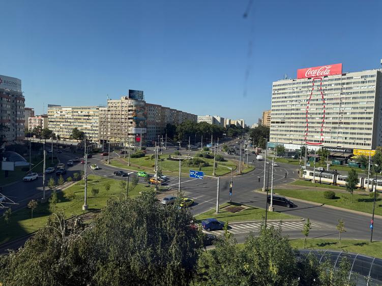 Apartament cu 2 camere semidecomandat în Bucur Obor