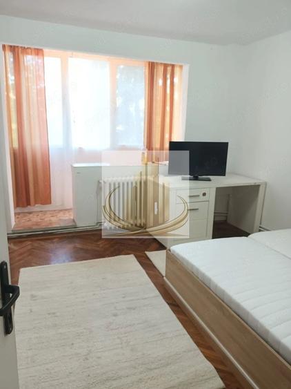 Apartament cu 4 camere decomandat, mobilat în Medicină