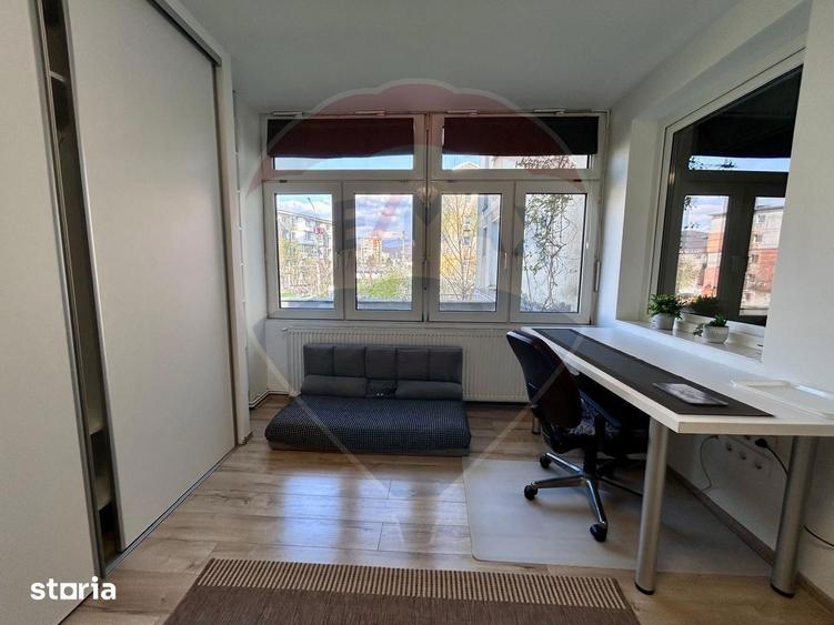 Apartament cu 3 camere, mobilat în Depozitelor