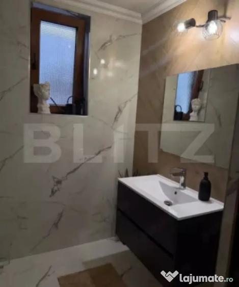 Casă cu 7 camere cu Teren 760 Mp în Sud