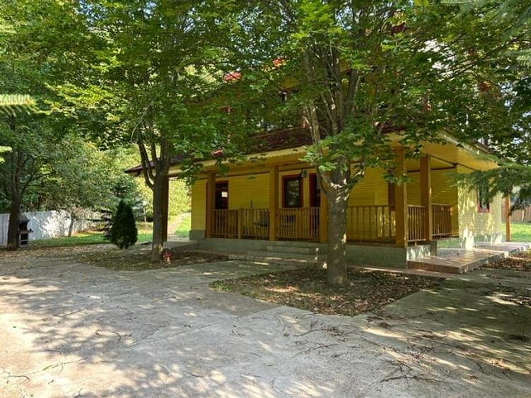 Casă individuală cu 3 camere cu Teren 7424 Mp în Varnița