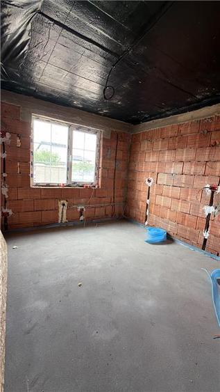 Duplex cu 4 camere cu Canalizare în Moșnița Nouă