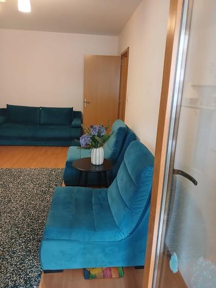 Apartament cu 3 camere decomandat în Olteni
