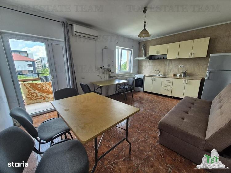 Casă cu 4 camere în Palazu Mare