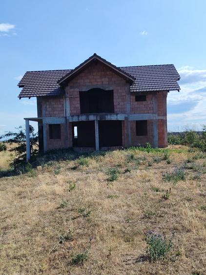 Casă cu 4 camere în Rogova