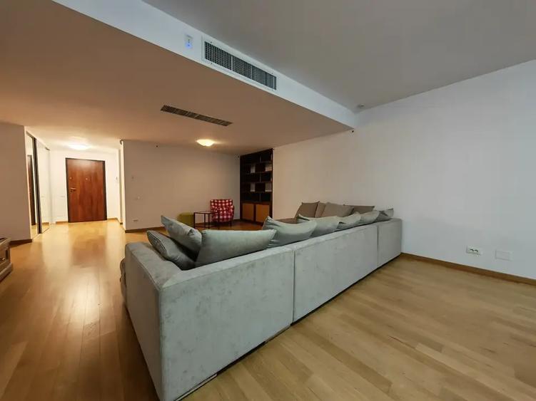 Apartament cu 3 camere semidecomandat, mobilat în Kiseleff