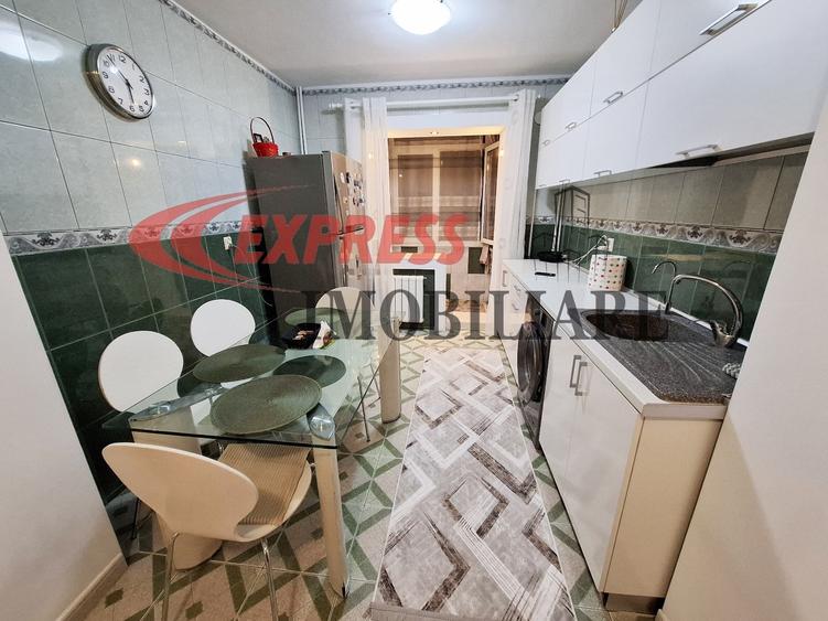 Apartament cu 3 camere decomandat în Dristor