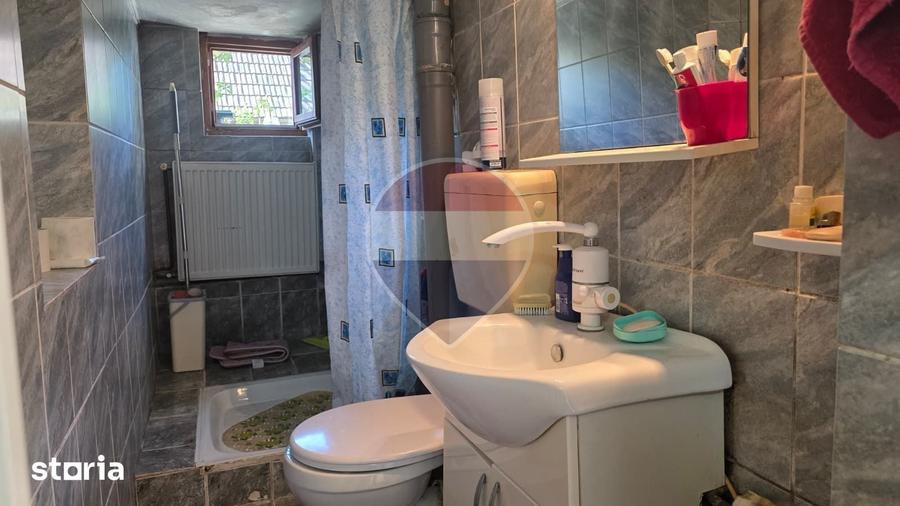 Casă cu 4 camere cu Teren 452 Mp în Central