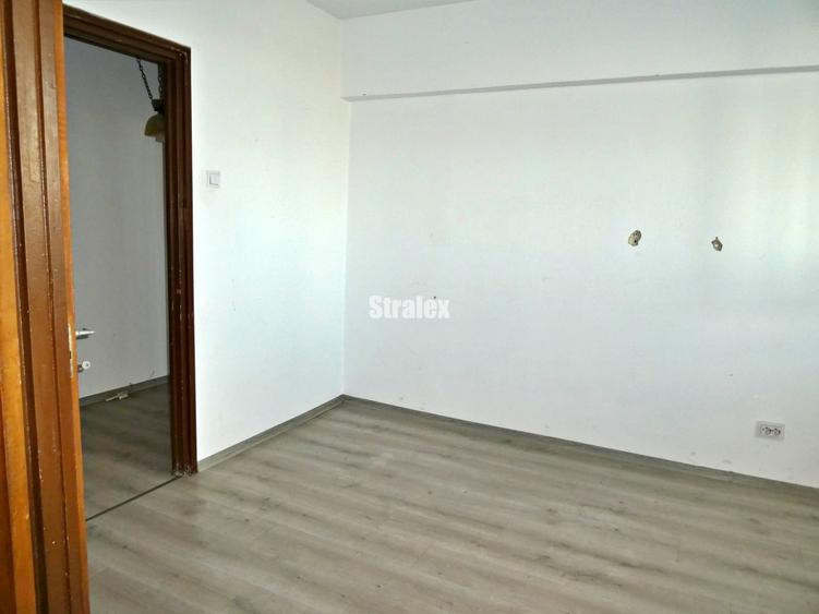 Apartament 3 camere bloc reabilitat aproape de metroul Raul Doamnei - 9