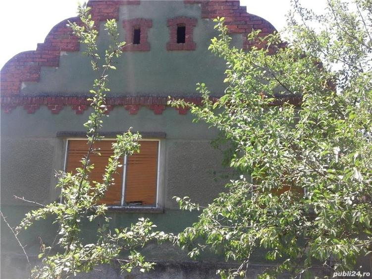 Casă individuală cu 5 camere cu Canalizare în Belinț