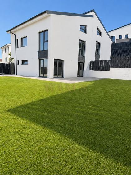 Duplex cu 4 camere cu Canalizare în Dezmir