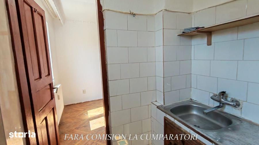 Apartament cu 2 camere semidecomandat în Petrișor