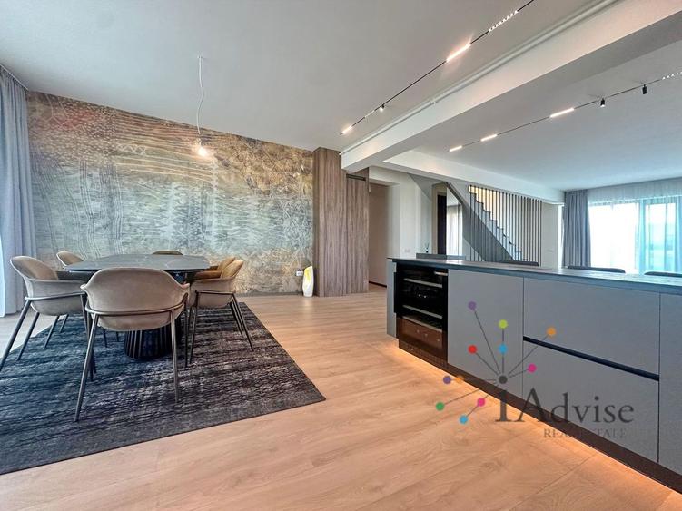 Apartament cu 4 camere decomandat, mobilat în Central