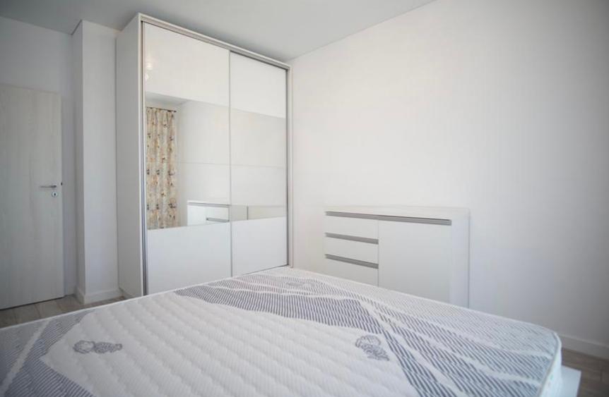 Apartament cu 3 camere decomandat în Mihai Bravu
