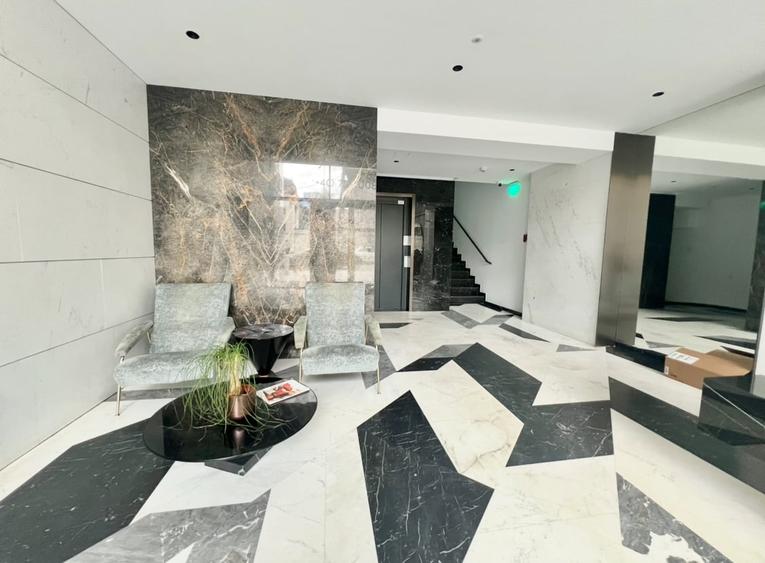 Apartament cu 3 camere semidecomandat, mobilat în Herăstrău
