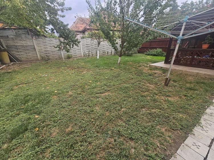Casă individuală cu 5 camere cu Teren 558 Mp în Dorobanților