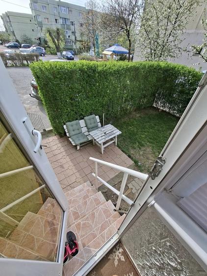 Apartament cu 3 camere decomandat în 1 Decembrie