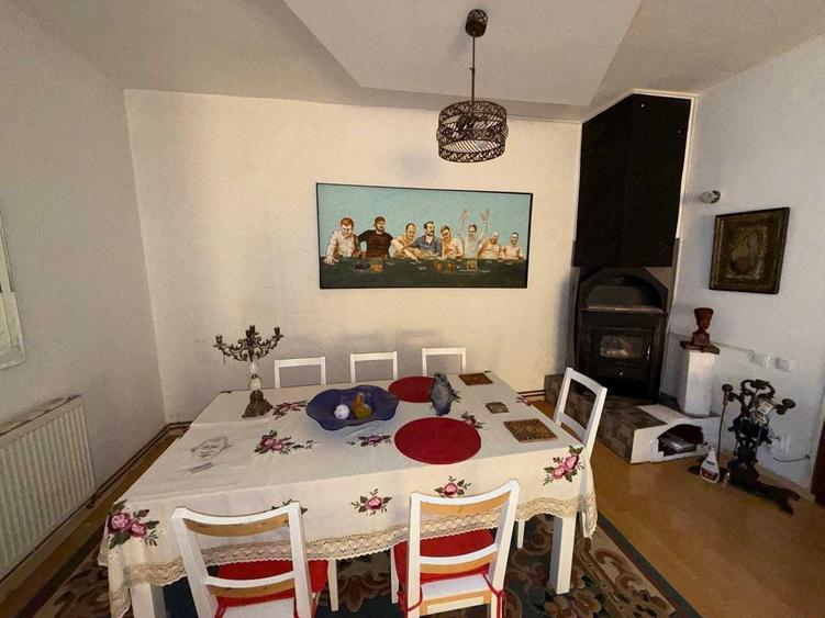 Casă cu 4 camere în Ciolpani