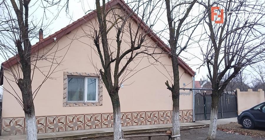 Casă individuală cu 3 camere cu Canalizare în Gottlob
