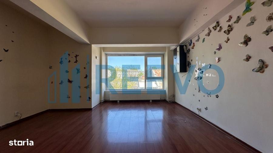 Apartament cu 2 camere semidecomandat în Podei