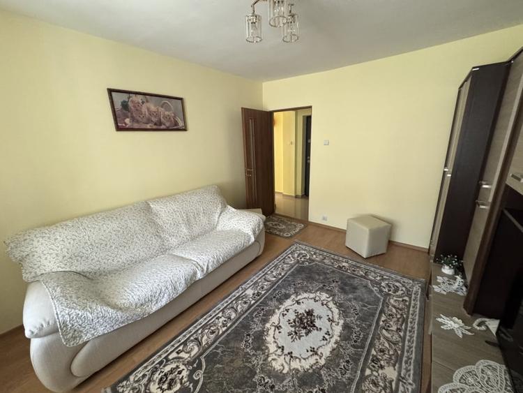Apartament cu 2 camere decomandat, mobilat în Cezar Petrescu