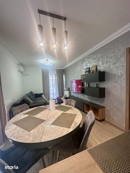 Apartament cu 4 camere în Drumul Taberei
