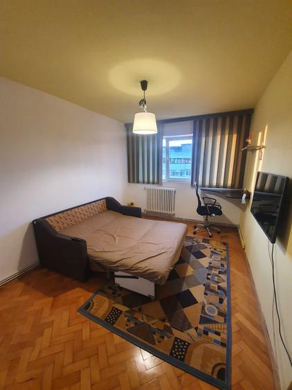 Apartament cu 2 camere decomandat în Podu Roș