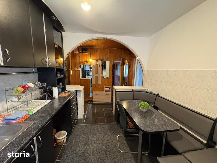 Apartament cu 4 camere decomandat în Central