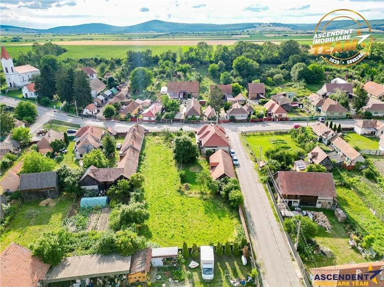 Casă cu 4 camere cu Teren 1911 Mp în Ilieni
