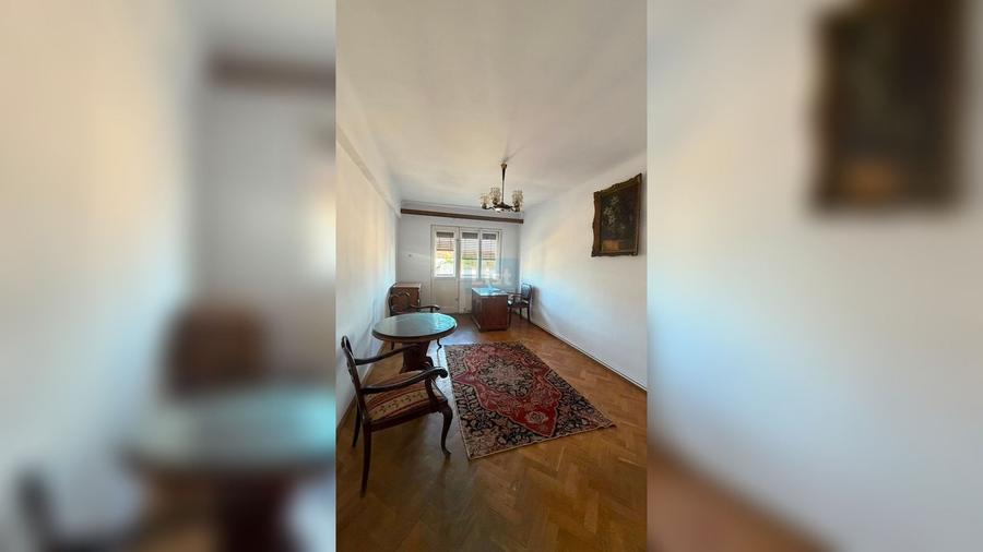 Apartament cu 3 camere decomandat în Gruia