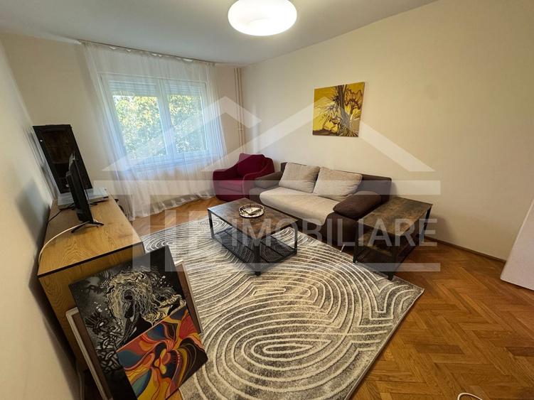 Apartament cu 3 camere decomandat în Cornișa