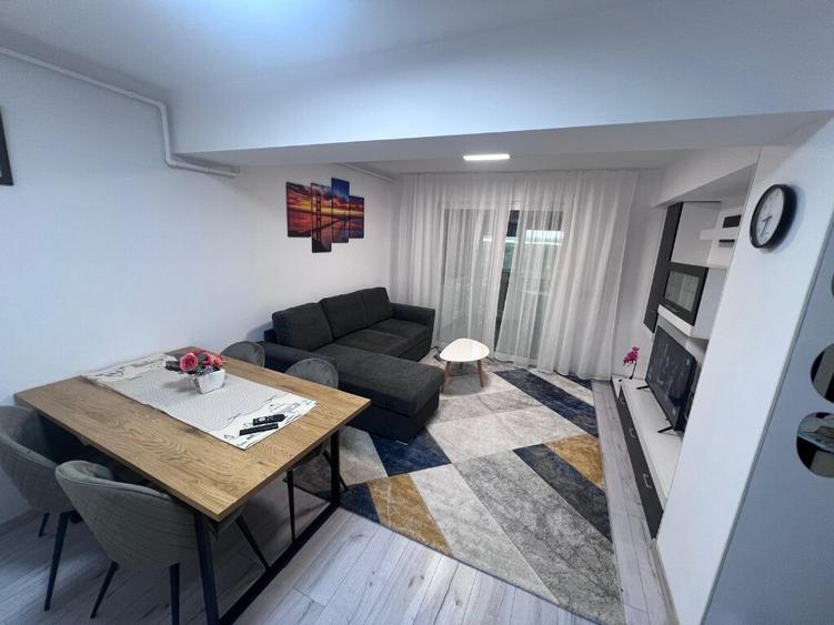 Apartament cu 2 camere semidecomandat în Central
